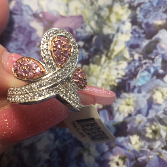 FLASH SALE. 1 HOUR. THIS IS A BUBBLE GUM PINK RING - Picture 10 of 15